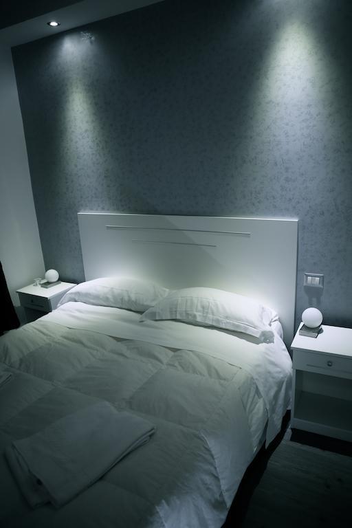 ホテル アーツ ＆ ルームス ローマ 部屋 写真